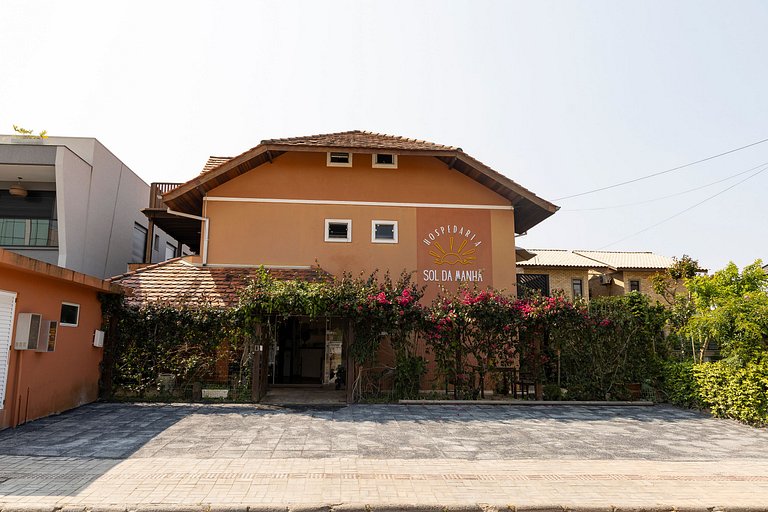 Hospedaria Sol da Manhã apto 03