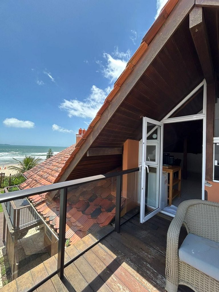 Cobertura Frente Mar Sol da Manhã